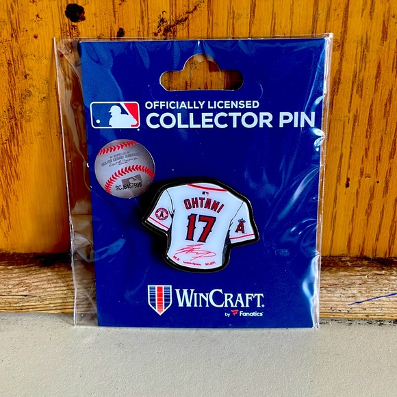 Shohei Ohtani officially licensed jersey pin . Rare hat lapel collector - Picture 1 of 1